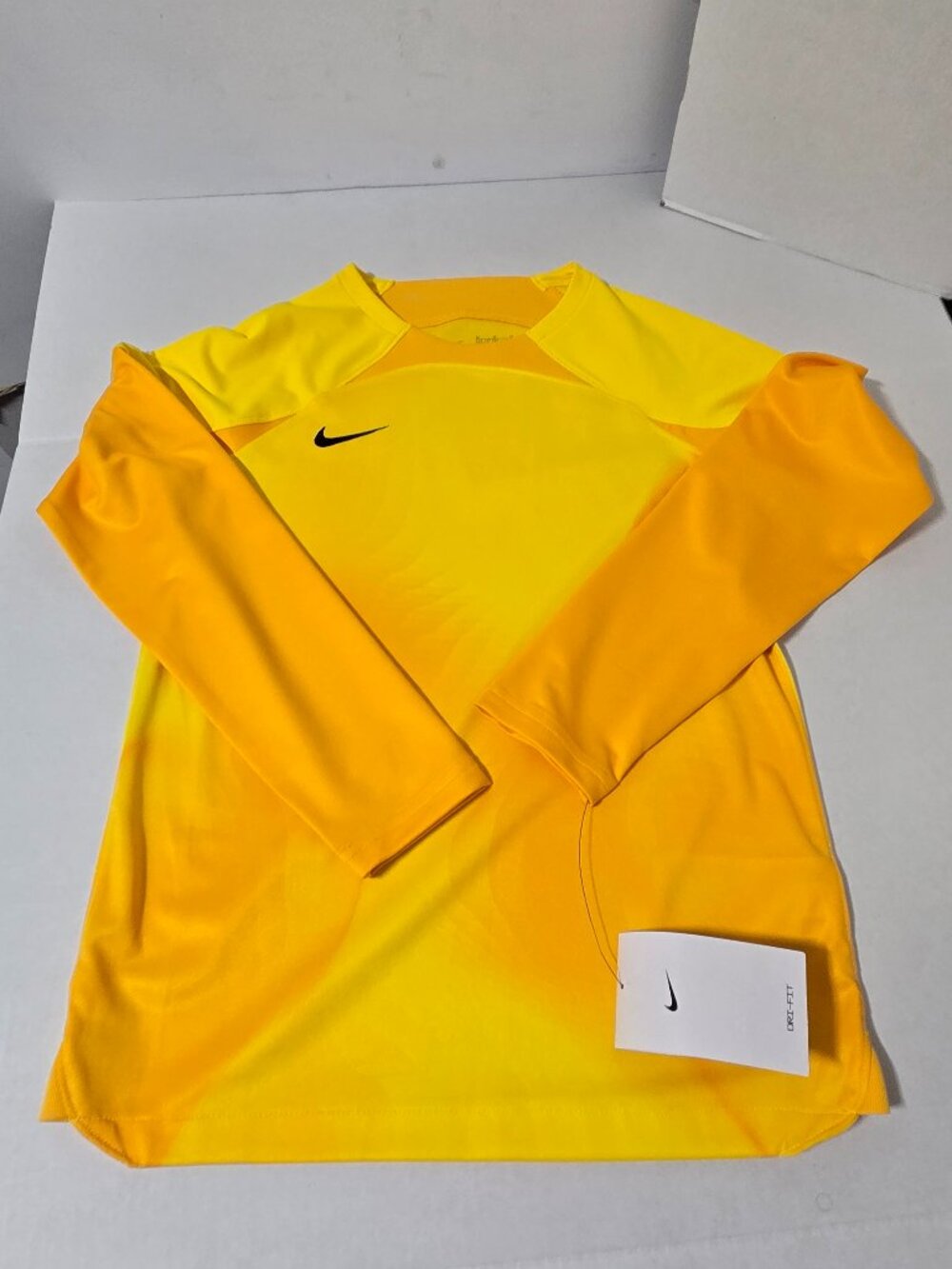 🆕 Nike Dri-FIT Youth Medium Long Sleeve Athletic Training Shirt NWT Volt Yellow
